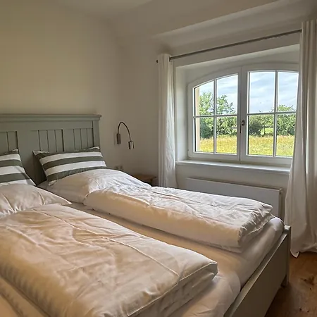 Apartment Alleehaus An Der Burg Kriegshoven Swisttal